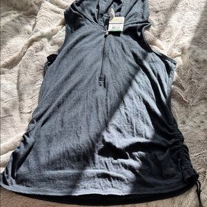 New with tags Sleeveless under armor Hooded Pullover zip  Tank Top